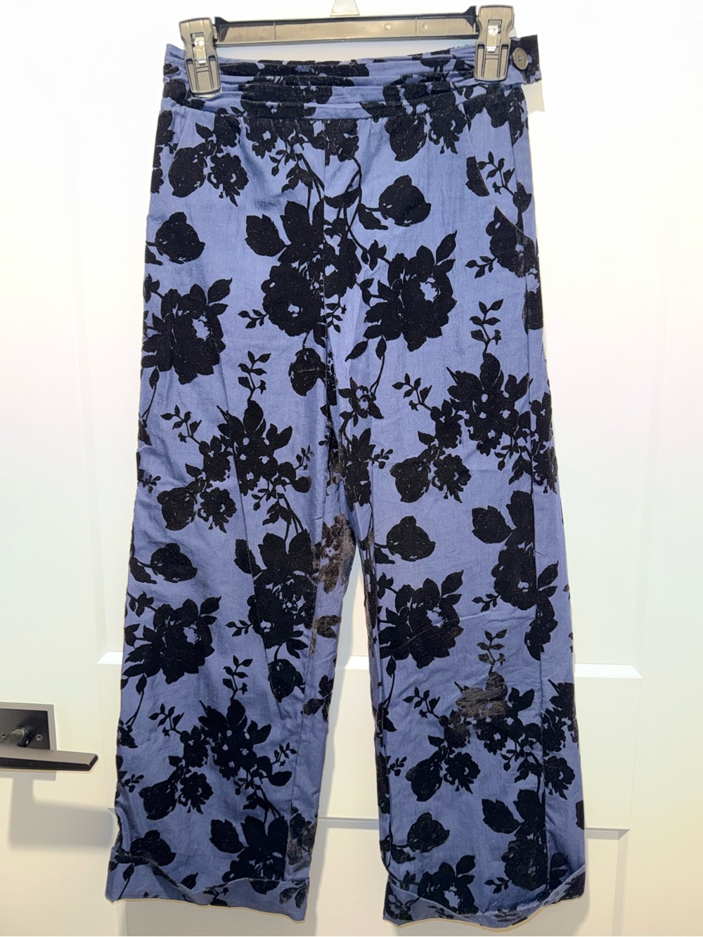 Zara Kids Wide-Leg Floral Velour Pants in Blue & Black